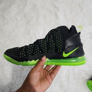 Nike LeBron 18 Dunkman Black and Green Sneakers/Basketball Shoes